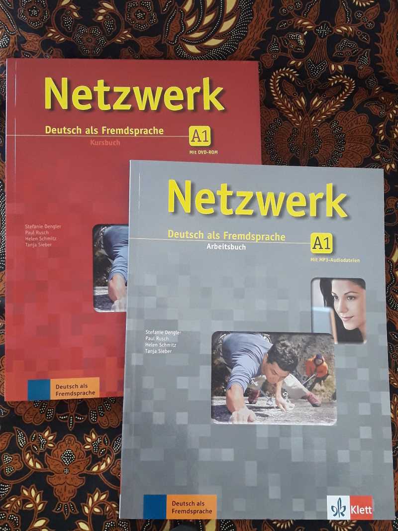 What is Netzwerk A2 Arbeitsbuch?