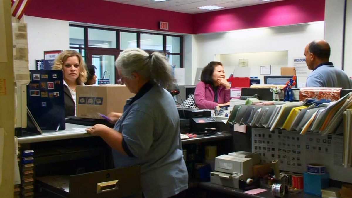 Benefits of a Career as a Post Office Window Clerk